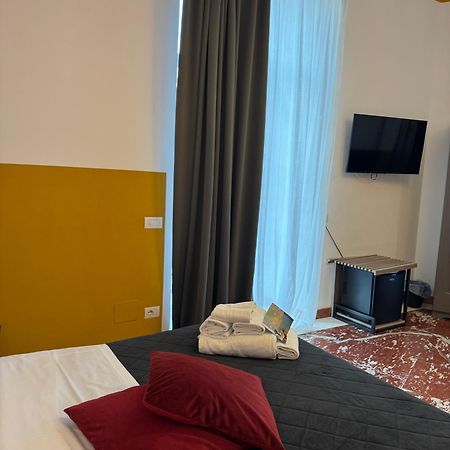 Rettifilo 311 Hotel Napels Buitenkant foto