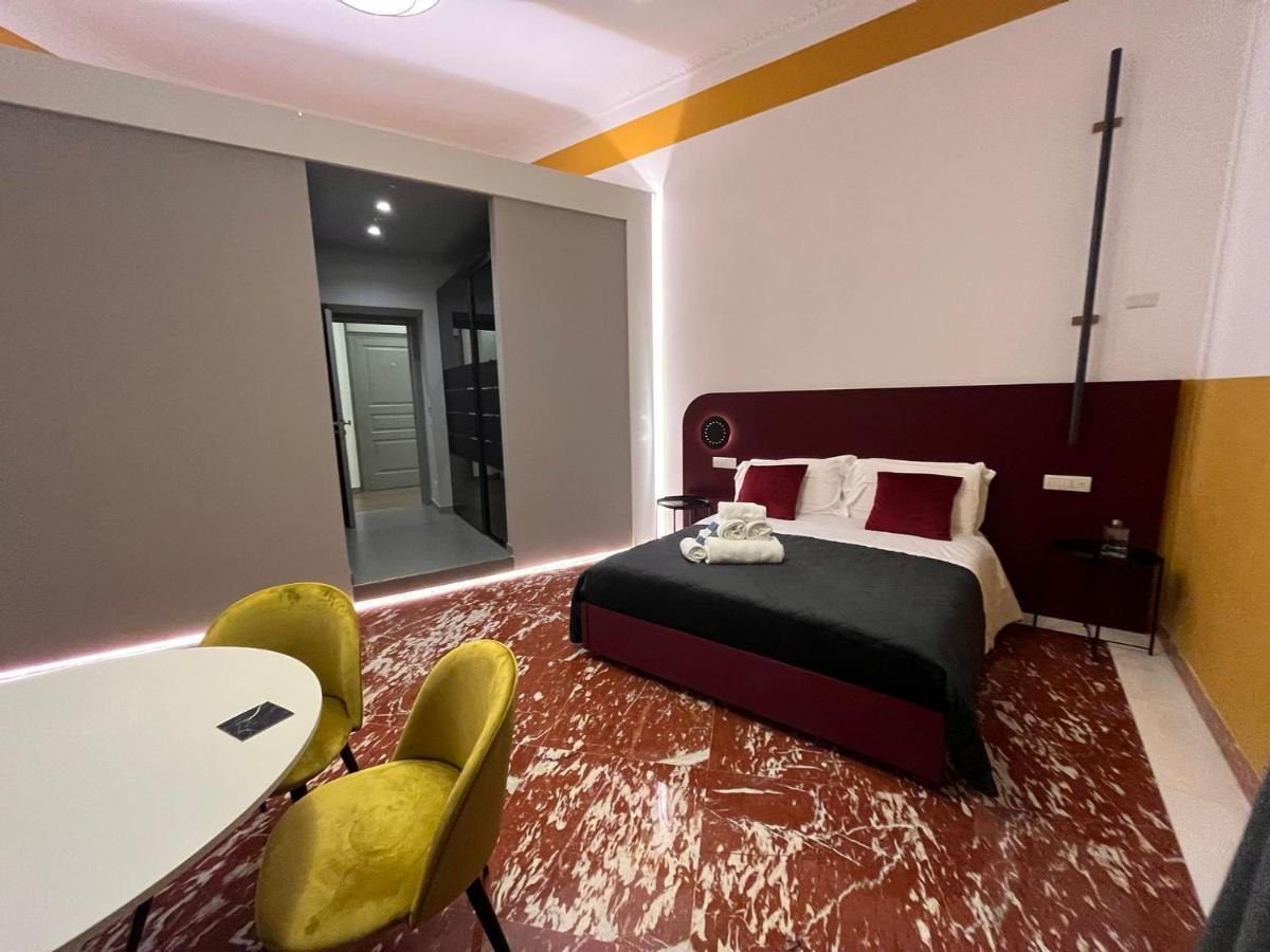 Rettifilo 311 Hotel Napels Buitenkant foto