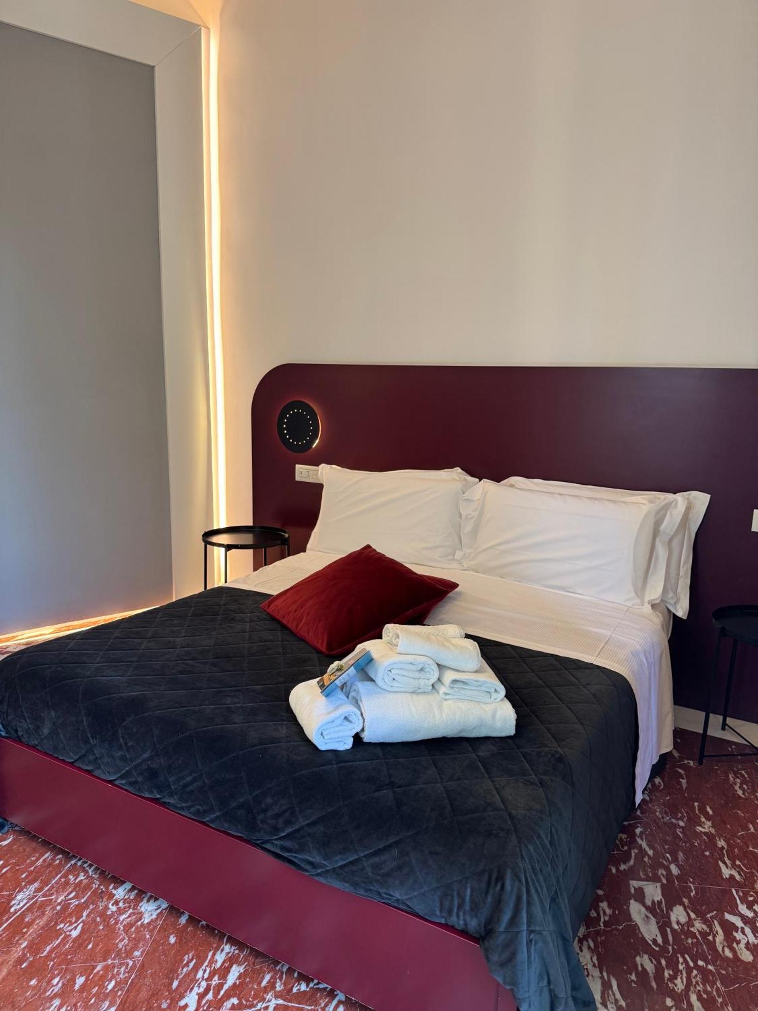 Rettifilo 311 Hotel Napels Buitenkant foto