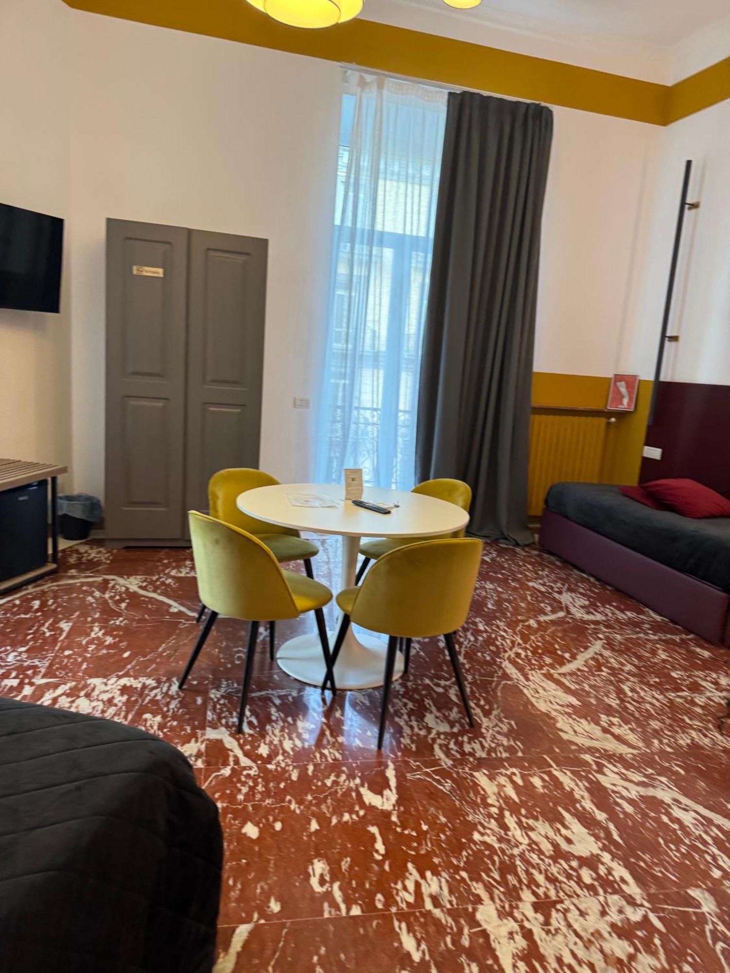 Rettifilo 311 Hotel Napels Buitenkant foto