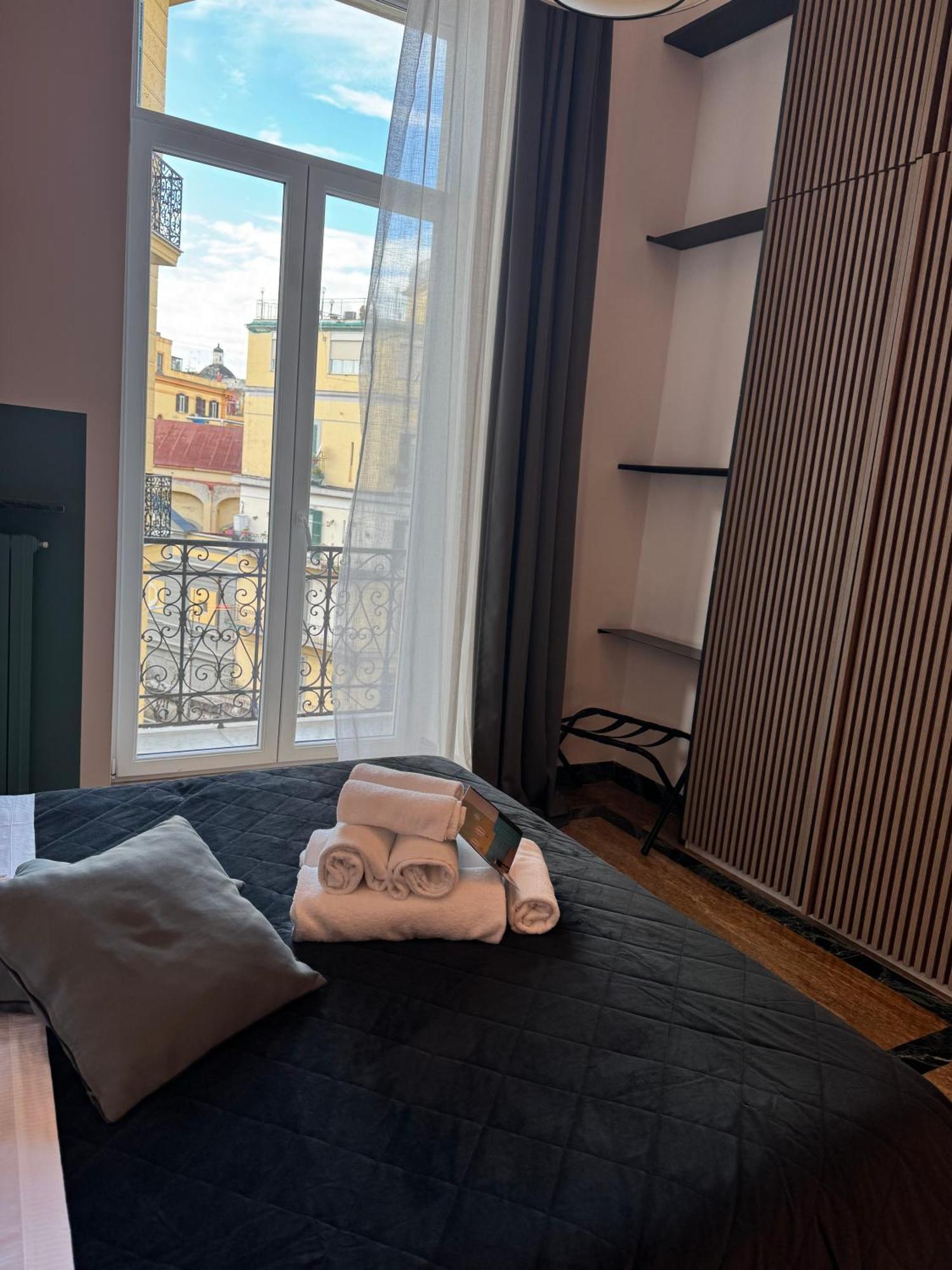 Rettifilo 311 Hotel Napels Buitenkant foto