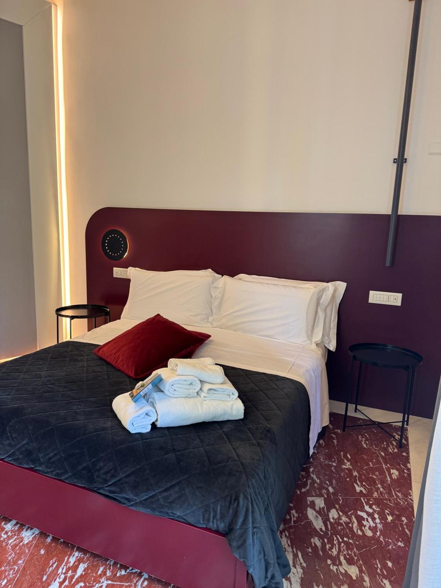 Rettifilo 311 Hotel Napels Buitenkant foto