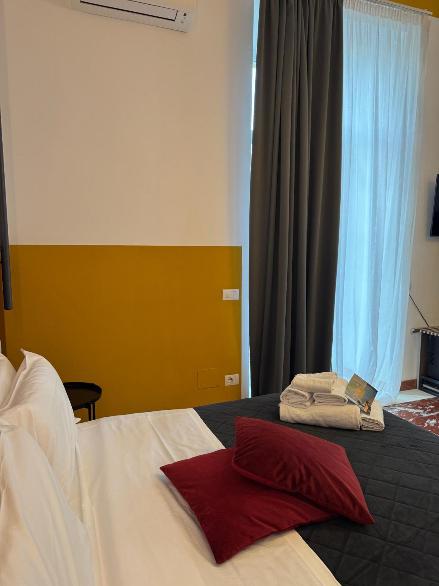 Rettifilo 311 Hotel Napels Buitenkant foto