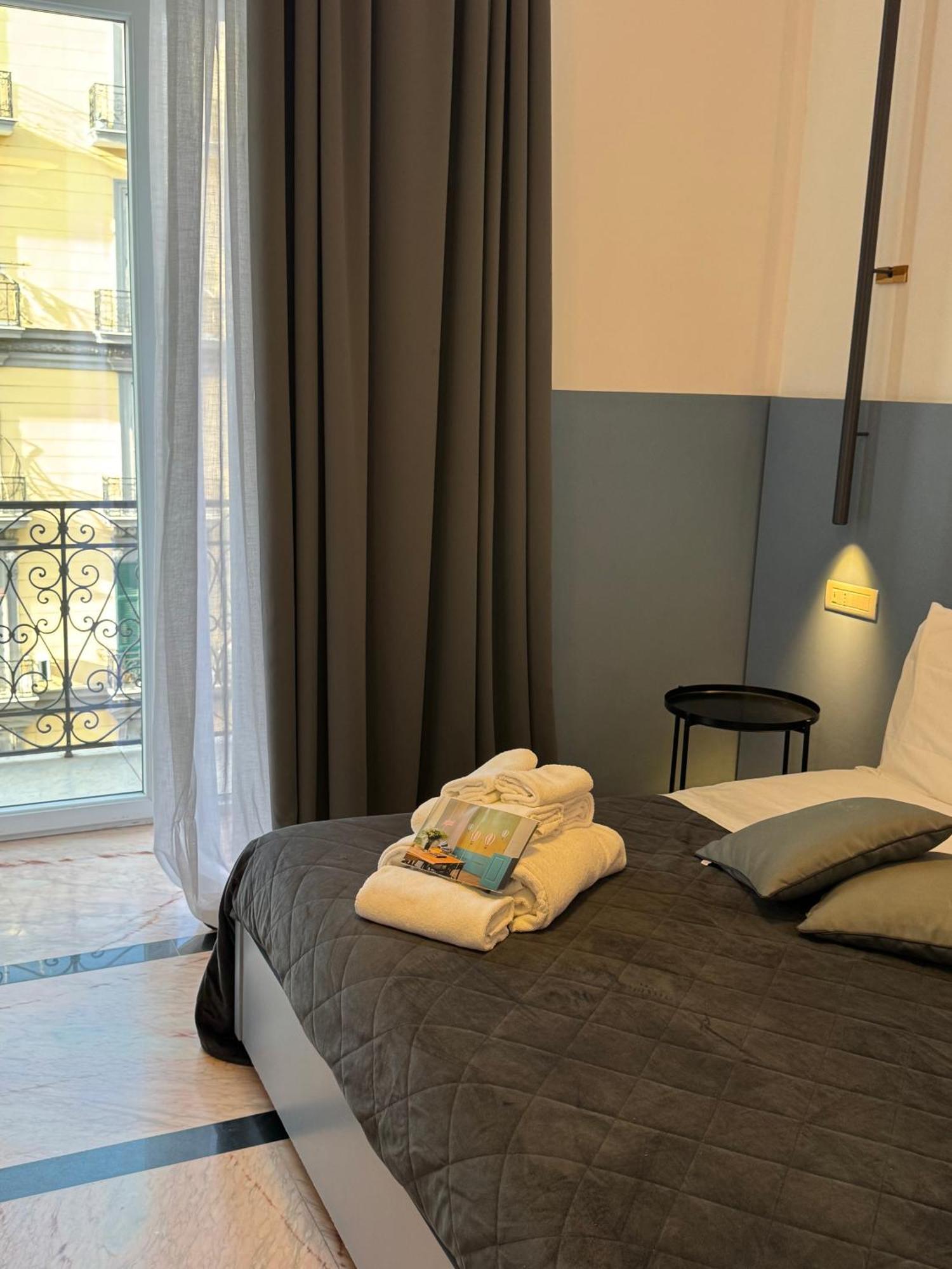 Rettifilo 311 Hotel Napels Buitenkant foto