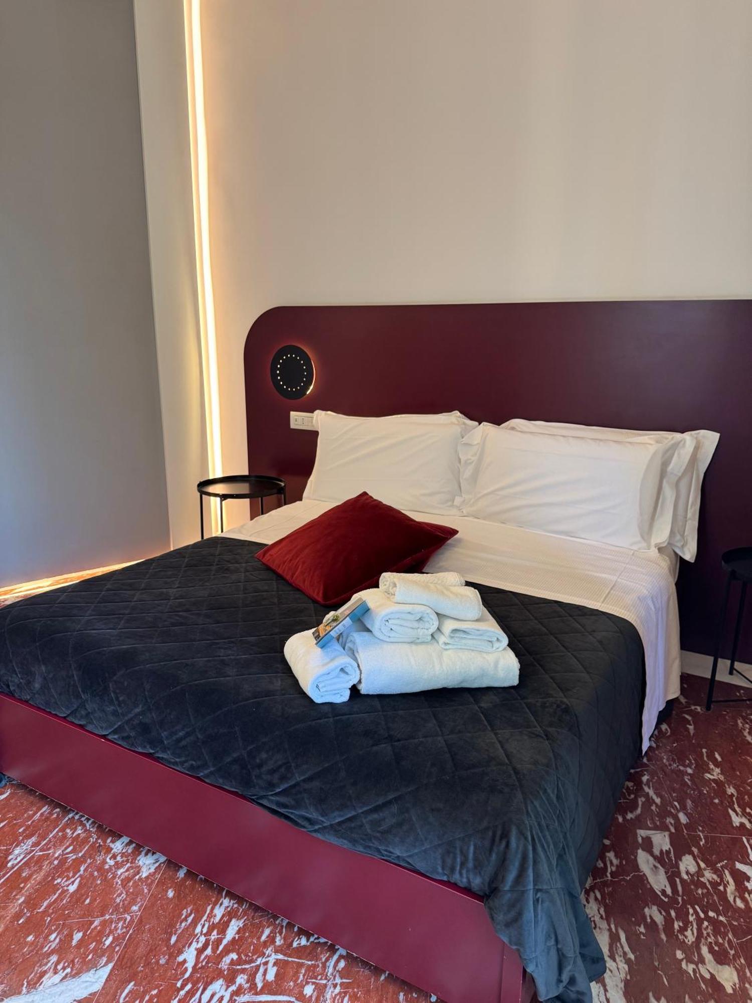 Rettifilo 311 Hotel Napels Buitenkant foto