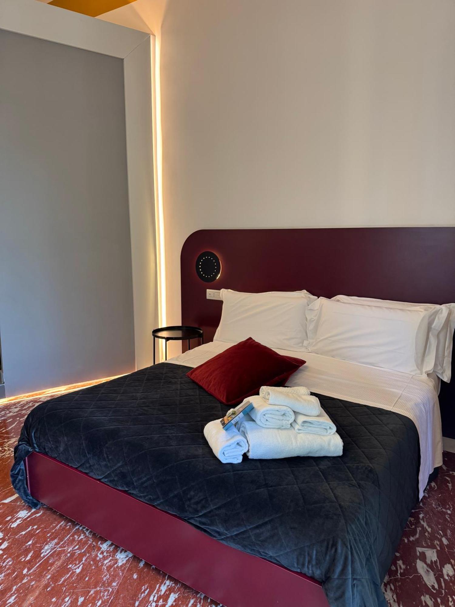 Rettifilo 311 Hotel Napels Buitenkant foto