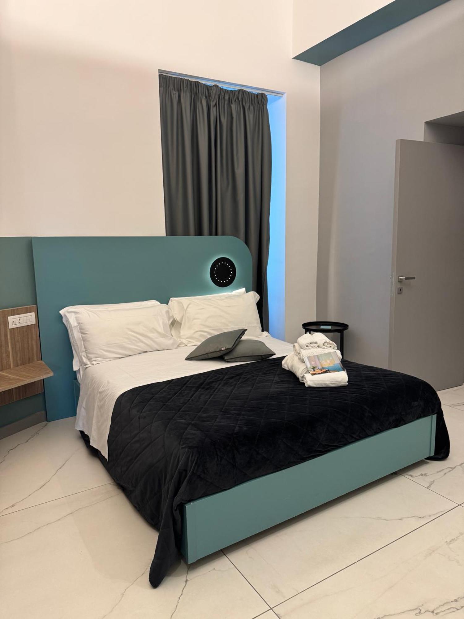 Rettifilo 311 Hotel Napels Buitenkant foto