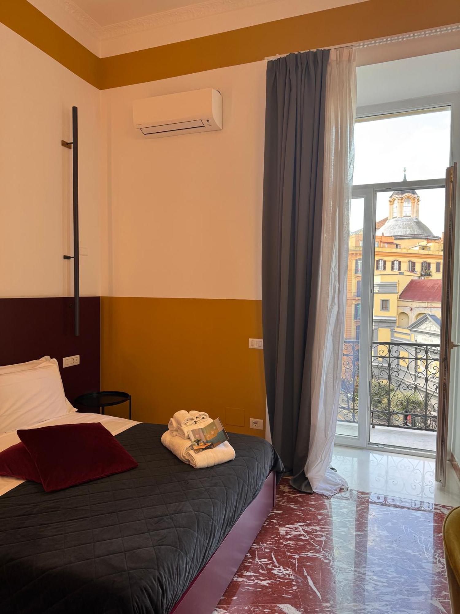 Rettifilo 311 Hotel Napels Buitenkant foto