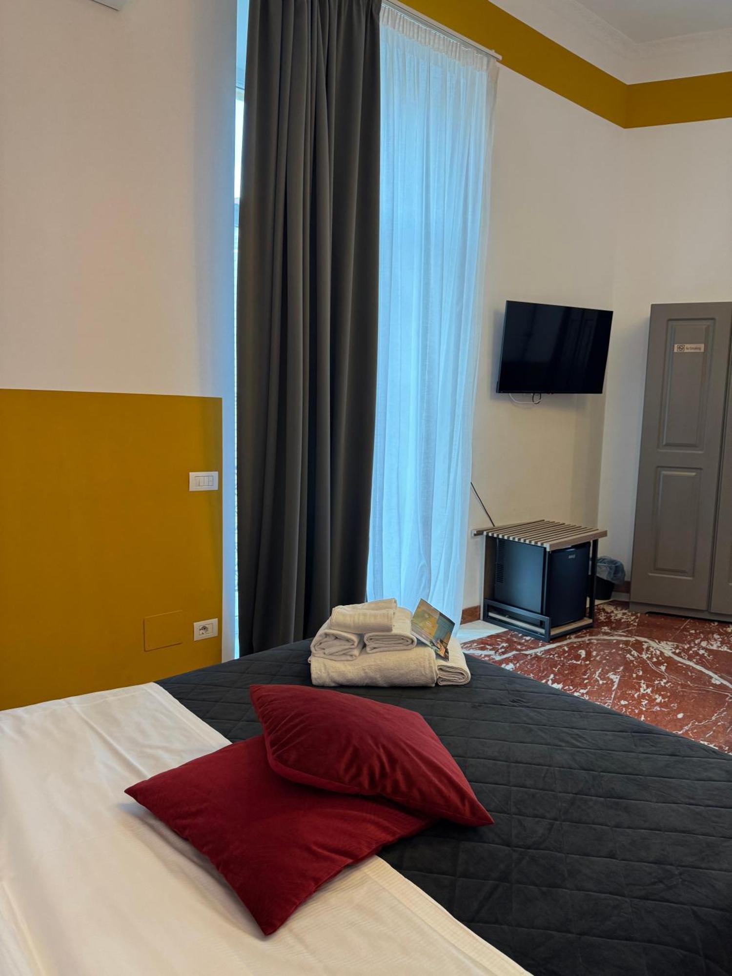 Rettifilo 311 Hotel Napels Buitenkant foto