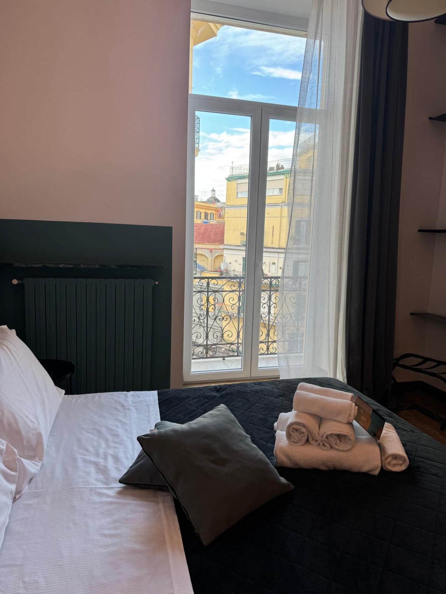 Rettifilo 311 Hotel Napels Buitenkant foto