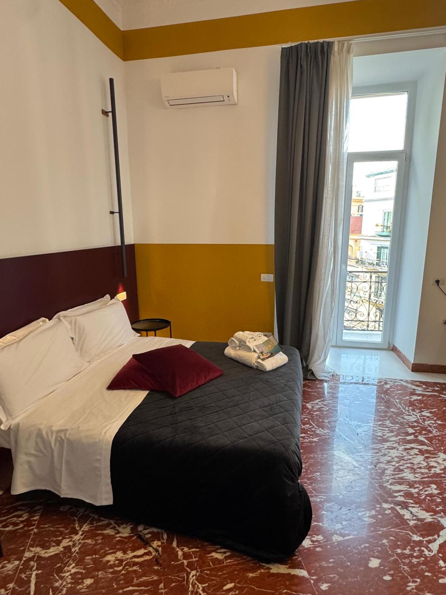 Rettifilo 311 Hotel Napels Buitenkant foto